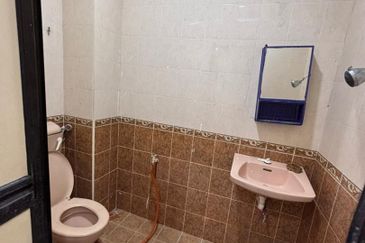 Jalan B/H7, Taman Banang Heights , Batu Pahat, Johor