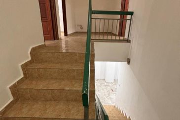 Jalan B/H7, Taman Banang Heights , Batu Pahat, Johor