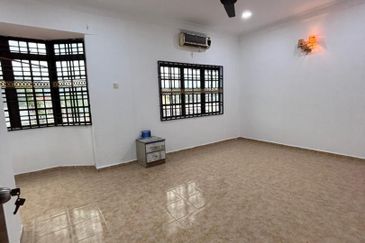 Jalan B/H7, Taman Banang Heights , Batu Pahat, Johor