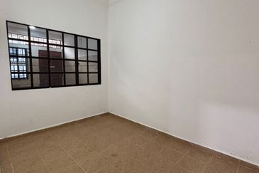 Jalan B/H7, Taman Banang Heights , Batu Pahat, Johor