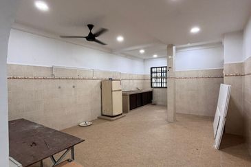 Jalan B/H7, Taman Banang Heights , Batu Pahat, Johor