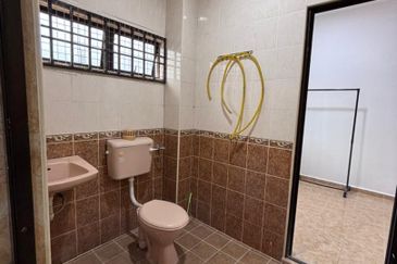 Jalan B/H7, Taman Banang Heights , Batu Pahat, Johor