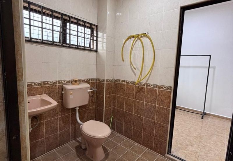 Jalan B/H7, Taman Banang Heights , Batu Pahat, Johor