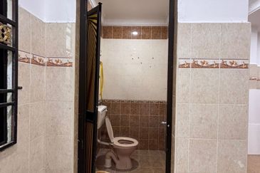 Jalan B/H7, Taman Banang Heights , Batu Pahat, Johor