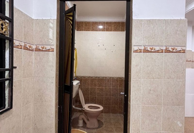 Jalan B/H7, Taman Banang Heights , Batu Pahat, Johor