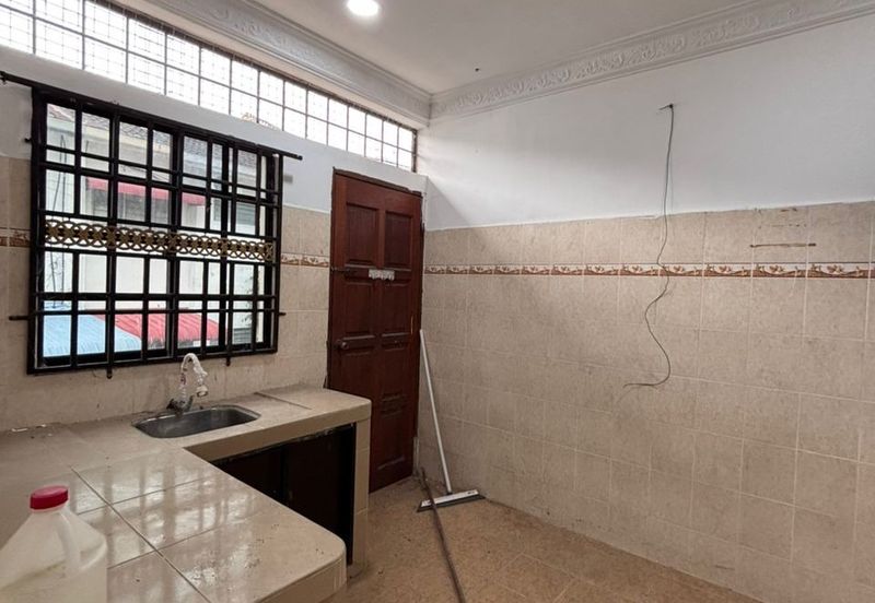 Jalan B/H7, Taman Banang Heights , Batu Pahat, Johor