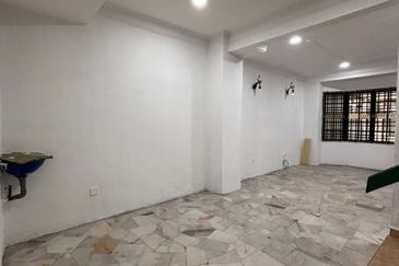 Jalan B/H7, Taman Banang Heights , Batu Pahat, Johor