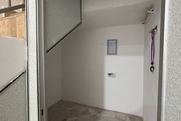 Jalan B/H7, Taman Banang Heights , Batu Pahat, Johor