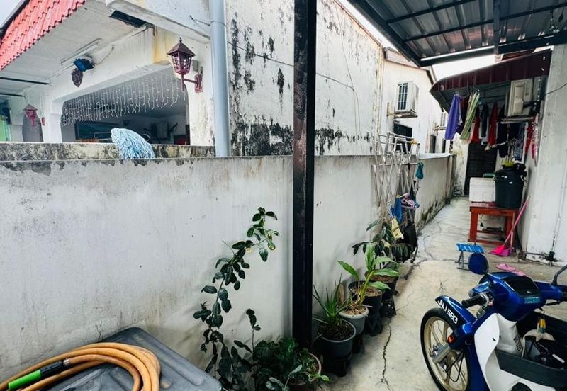 Jalan Bunga Melati, Taman Aman,  Senai