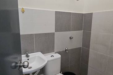 Laman Kiara, Pasir Gudang (Taman Air Biru)