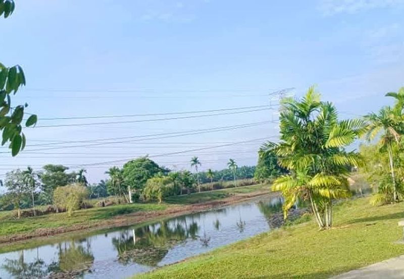 Unblock View @ Jalan Kencana, Taman Pura Kencana, Batu Pahat, Johor