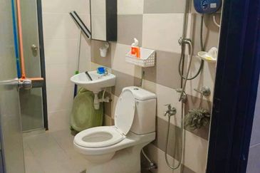 Unblock View @ Jalan Kencana, Taman Pura Kencana, Batu Pahat, Johor