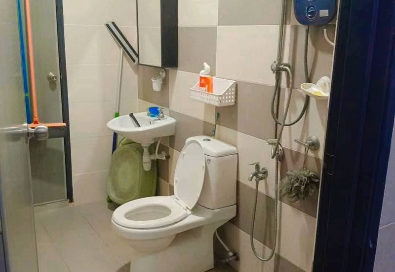 Unblock View @ Jalan Kencana, Taman Pura Kencana, Batu Pahat, Johor