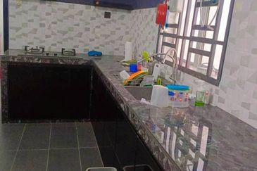 Unblock View @ Jalan Kencana, Taman Pura Kencana, Batu Pahat, Johor