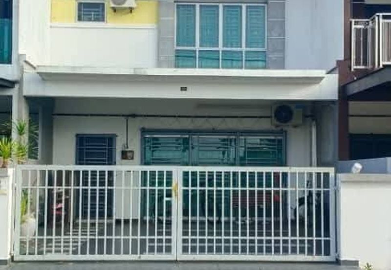 Unblock View @ Jalan Kencana, Taman Pura Kencana, Batu Pahat, Johor