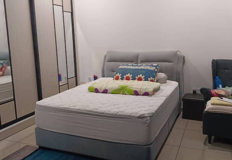 Unblock View @ Jalan Kencana, Taman Pura Kencana, Batu Pahat, Johor