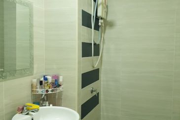 D'Summit Residences @ Kempas Utama