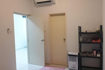 D'Summit Residences @ Kempas Utama