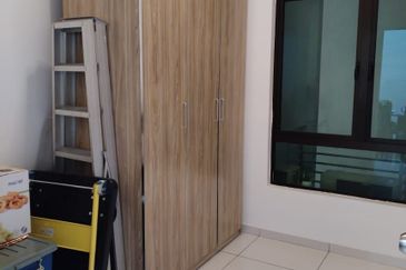 D'Summit Residences @ Kempas Utama