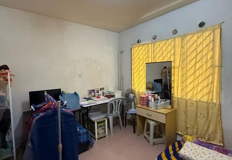 Flat Taman Cempaka, Tampoi , Johor Bahru