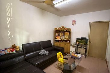 Flat Taman Cempaka, Tampoi , Johor Bahru