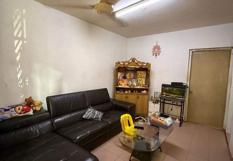 Flat Taman Cempaka, Tampoi , Johor Bahru