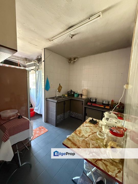 Flat Taman Cempaka, Tampoi , Johor Bahru, Johor, Tampoi