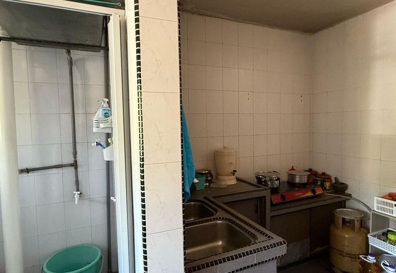 Flat Taman Cempaka, Tampoi , Johor Bahru