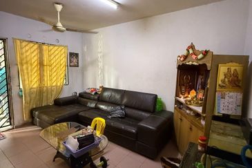 Flat Taman Cempaka, Tampoi , Johor Bahru