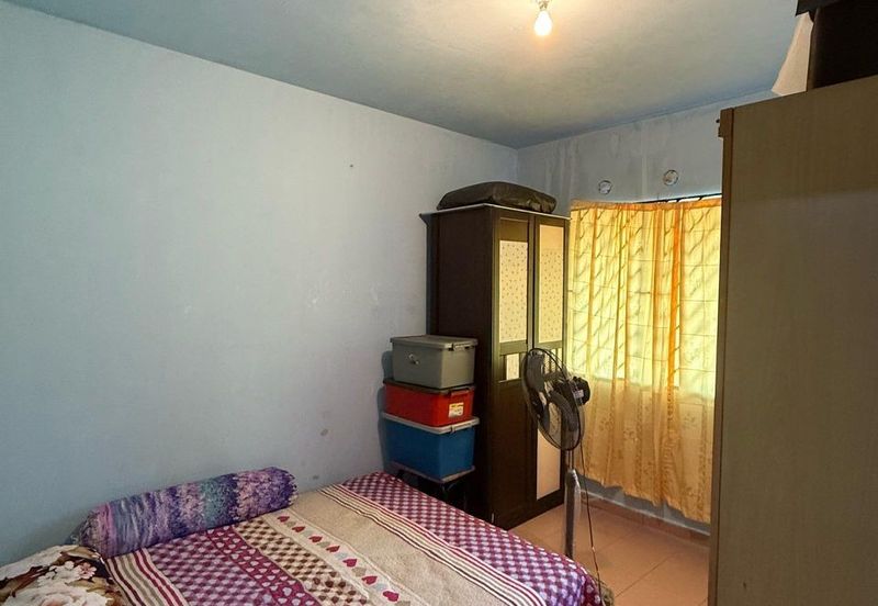 Flat Taman Cempaka, Tampoi , Johor Bahru