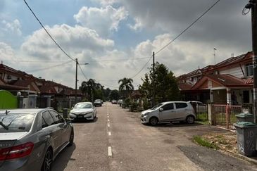 Jalan Nusaria , Taman Nusantara, Gelang Patah