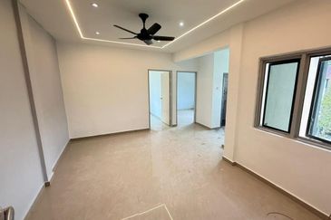Level 4, Pulai Merak Flat, Kangkar Pulai