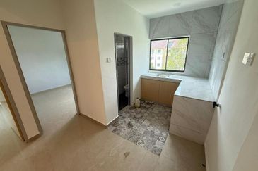 Level 4, Pulai Merak Flat, Kangkar Pulai