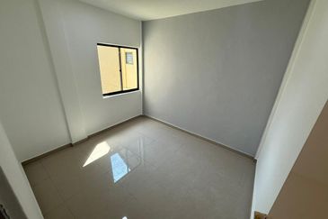 Level 4, Pulai Merak Flat, Kangkar Pulai