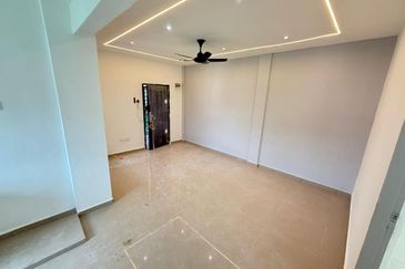 Level 4, Pulai Merak Flat, Kangkar Pulai