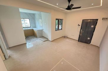 Level 4, Pulai Merak Flat, Kangkar Pulai