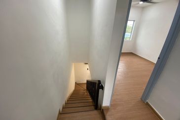 Jalan Lading, Taman Puteri Wangsa, Ulu Tiram