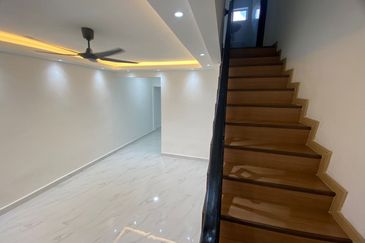 Jalan Lading, Taman Puteri Wangsa, Ulu Tiram