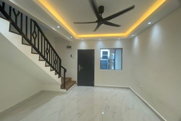 Jalan Lading, Taman Puteri Wangsa, Ulu Tiram