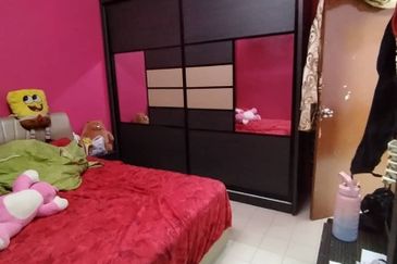 Unblock View @ Jalan Teratai , Taman Johor Jaya