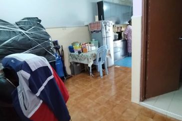 Unblock View @ Jalan Teratai , Taman Johor Jaya