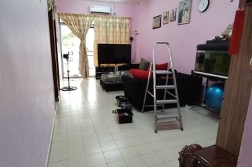 Unblock View @ Jalan Teratai , Taman Johor Jaya