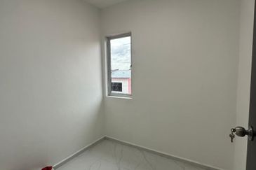 Jalan Midori, Taman Midori, Simpang Renggam, Johor Darul Takzim