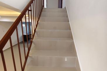 Fully Renovated @ Jalan Berlian 26, Simpang Renggam