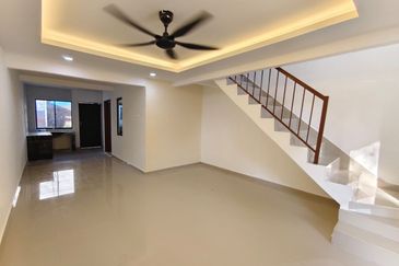 Fully Renovated @ Jalan Berlian 26, Simpang Renggam
