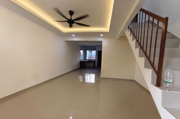 Fully Renovated @ Jalan Berlian 26, Simpang Renggam