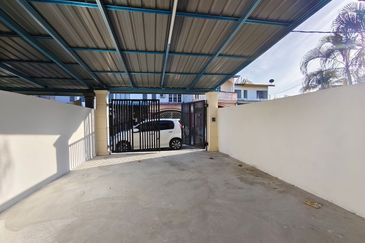 Fully Renovated @ Jalan Berlian 26, Simpang Renggam