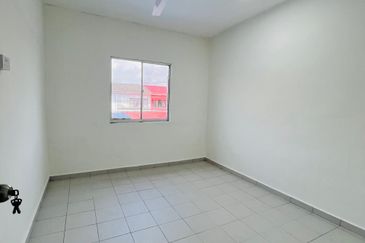 Jalan Bunga Raya , Taman Sri Lalang, Kluang