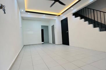 Jalan Bunga Raya , Taman Sri Lalang, Kluang