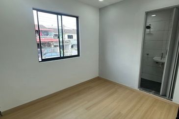 Jalan Ara 7, Bandar Desa Cemerlang, Ulu Tiram 